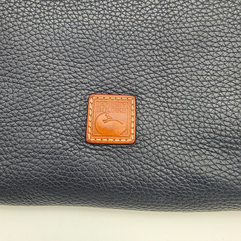 Dooney & Bourke Pebbled Navy Tote Bag Brown Handles Red Interior - Picture 3 of 11